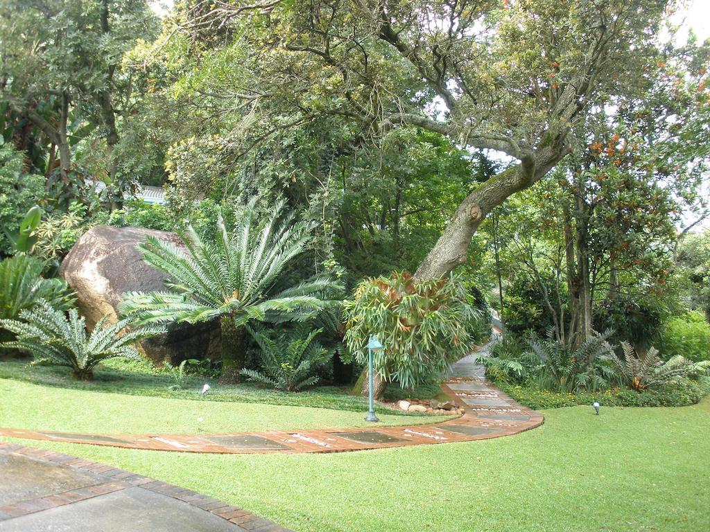 Joern'S Gaestehaus Mbombela Exterior foto