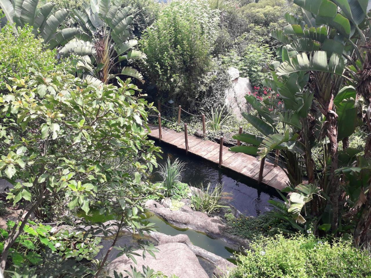 Joern'S Gaestehaus Mbombela Exterior foto